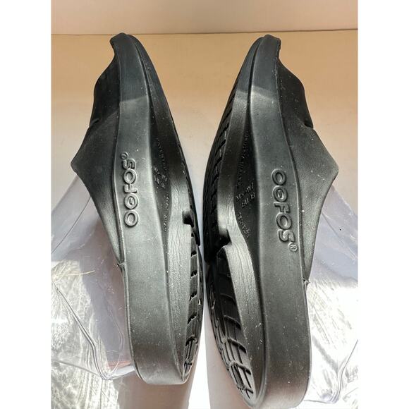 OOFOS slides - Picture 6 of 8